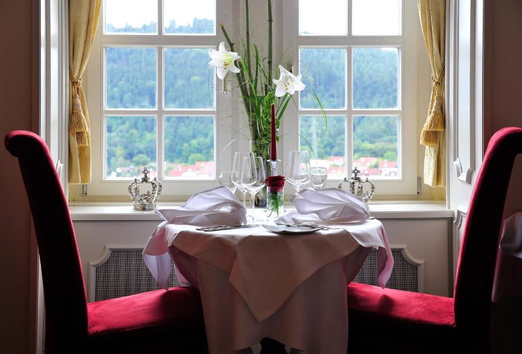Schlosshotel ヒルシュホルン エクステリア 写真